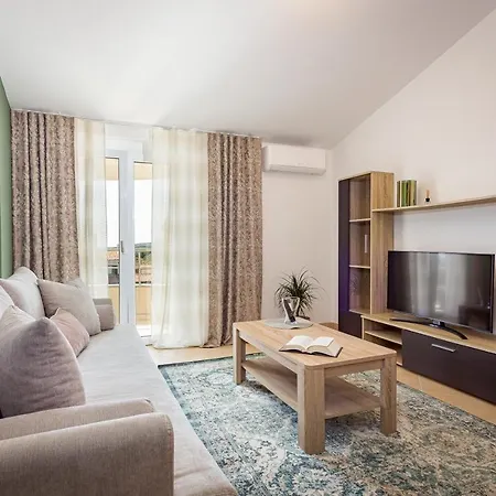 Apartment And Alenka2 *