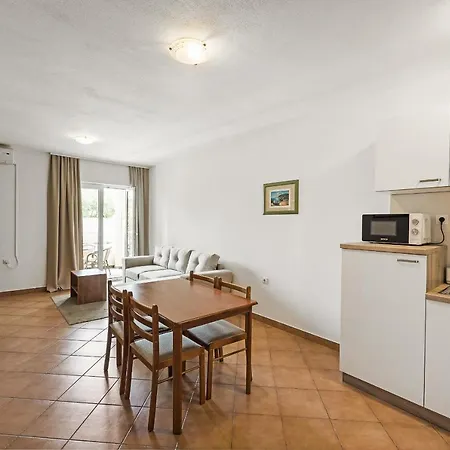Apartment And Alenka2 *