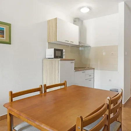 Apartment And Alenka2 *